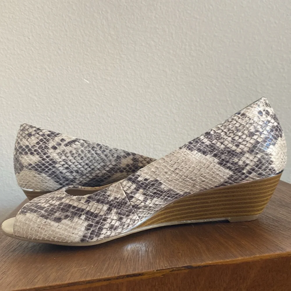 Alfani Step n Flex Snakeskin Open-toed Small Wedge Heel, Women’s 7M